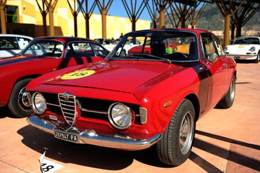 AUTO CLASSICHE ovvero la loro modernit&agrave; in mostra con tanti modelli del passato. Fotografie di Giulio Azzarello &copy;2014.