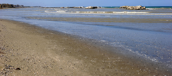 TEMPIO MALATESTIANO e SPIAGGIA di Rimini. Fotografie di Giulio Azzarello &copy;2016.
