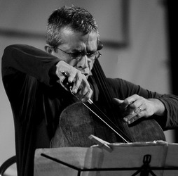 GIOVANNI SOLLIMA in concerto. Fotografie di Giulio Azzarello &copy;2014.