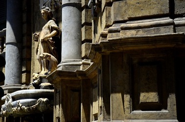 CENTRO STORICO di PALERMO fotografie di Giulio Azzarello &copy;2019.
