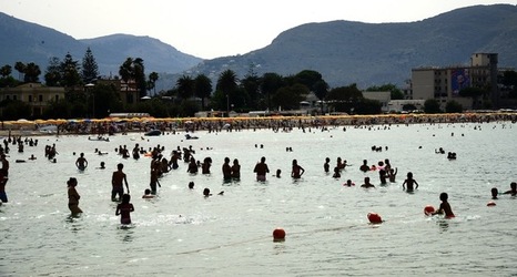 MONDELLO. Fotografe di Giulio Azzarello &copy;2023.