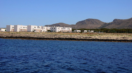 ISOLA DI FAVIGNANA in Sicilia. Visioni panoramiche o particolari. Fotografie di Giulio Azzarello ©2014. ISOLA DI FAVIGNANA in Sicilia. Visioni panoramiche o particolari. Fotografie di Giulio Azzarello ©2014.