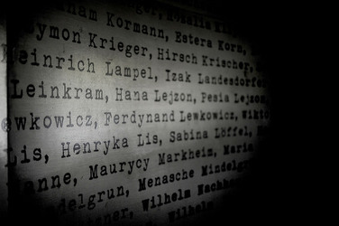 IL MUSEO SCHINDLER a Cracovia. Fotografie di Giulio Azzarello ©2016. IL MUSEO SCHINDLER a Cracovia. Fotografie di Giulio Azzarello ©2016.