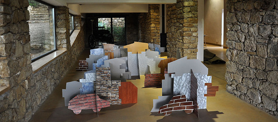 ANNE CLEMENCE de GROLEE e una sua installazione. Fotografie di Giulio Azzarello &copy;2014.