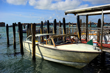 LUNGOMARE di VENEZIA. Fotografie di Giulio Azzarello &copy;2016.