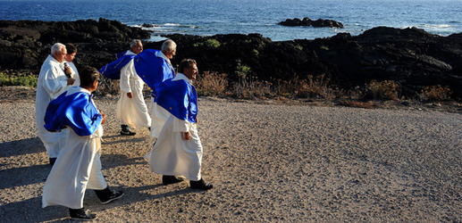 PROCESSIONE RELIGIOSA DEL MARE a Linosa. Fotografie di Giulio Azzarello ©2014. PROCESSIONE RELIGIOSA DEL MARE a Linosa. Fotografie di Giulio Azzarello ©2014.
