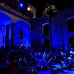 SERENATA fotografie di Giulio Azzarello ©2020. SERENATA fotografie di Giulio Azzarello ©2020.