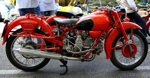 RADUNO di Auto e Moto classiche. Fotografie di Giulio Azzarello &copy;2016.