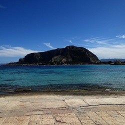 MONDELLO. Fotografie di Giulio Azzarello ©2024.