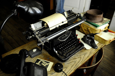 IL MUSEO SCHINDLER a Cracovia. Fotografie di Giulio Azzarello ©2016. IL MUSEO SCHINDLER a Cracovia. Fotografie di Giulio Azzarello ©2016.