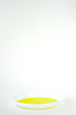 OLIO DI OLIVA di Sicilia. Fotografie di Giulio Azzarello &copy;2016.