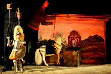 OPERA DEI PUPI di Mimmo Cuticchio in uno spettacolo natalizio a Palermo. Fotografie di Giulio Azzarello ©2014. OPERA DEI PUPI di Mimmo Cuticchio in uno spettacolo natalizio a Palermo. Fotografie di Giulio Azzarello ©2014.