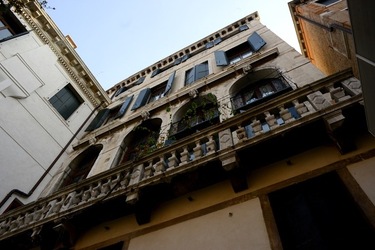 VENEZIA fotografie di Giulio Azzarello ©2022.