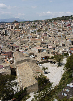 CORLEONE paese e comune siciliano panorami e particolari. Fotografie di Giulio Azzarello ©2014.
