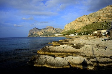 PORTICCIOLO siciliano fotografie di Giulio Azzarello ©2019. PORTICCIOLO siciliano fotografie di Giulio Azzarello ©2019.