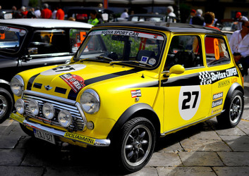 RADUNO di auto classiche MiniCooper. Fotografie di Giulio Azzarello &copy;2016.