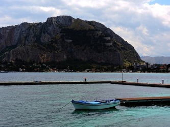 MONDELLO fotografie di Giulio Azzarello &copy;2020.