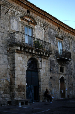 POLIZZI GENEROSA in Sicilia. Fotografie di Giulio Azzarello ©2014. POLIZZI GENEROSA in Sicilia. Fotografie di Giulio Azzarello ©2014.