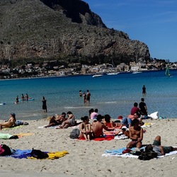 MONDELLO. Fotografie di Giulio Azzarello &copy;2024.