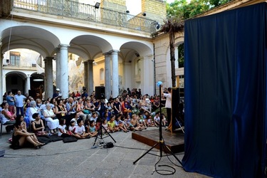 PULCINELLA Napoli. Fotografie di Giulio Azzarello ©2020. PULCINELLA Napoli. Fotografie di Giulio Azzarello ©2020.