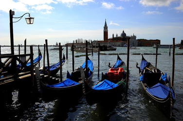 LUNGOMARE di VENEZIA. Fotografie di Giulio Azzarello &copy;2016.