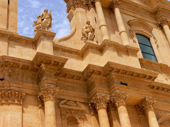IL BAROCCO DI NOTO in Sicilia panoramiche e particolari. Fotografie di Giulio Azzarello &copy;2014.