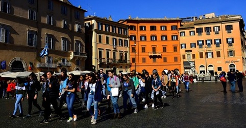 PIAZZA NAVONA Roma. Fotografie di Giulio Azzarello ©2020. PIAZZA NAVONA Roma. Fotografie di Giulio Azzarello ©2020.