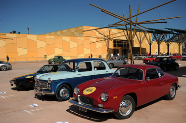 AUTO CLASSICHE ovvero la loro modernit&agrave; in mostra con tanti modelli del passato. Fotografie di Giulio Azzarello &copy;2014.