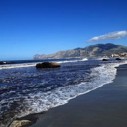 COSTA SICILIANA. Fotografie di Giulio Azzarello &copy;2022.