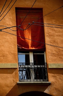 BOLOGNA centro storico. Fotografie di Giulio Azzarello &copy;2018.