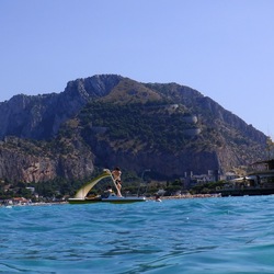 MONDELLO. Fotografie di Giulio Azzarello ©2022.