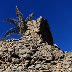 RUDERE DI PIETRA. Fotografie di Giulio Azzarello &copy;2022.