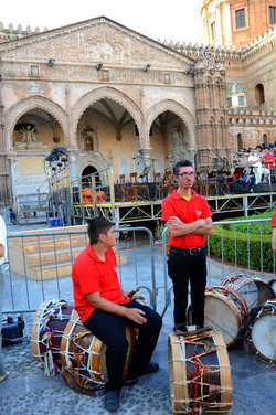 SANTA ROSALIA il festino della patrona di Palermo alcuni momenti. Fotografie di Giulio Azzarello ©2014. SANTA ROSALIA il festino della patrona di Palermo alcuni momenti. Fotografie di Giulio Azzarello ©2014.