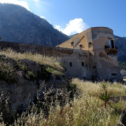 PERIFERIE. Fotografie di Giulio Azzarello &copy;2022.