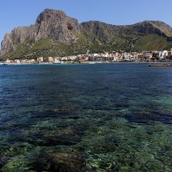 BAIA DEL CORALLO. Fotografie di Giulio Azzarello &copy;2022.