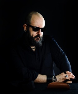 ALESSIO BOSCO musicista compositore. Fotografie di Giulio Azzarello &copy;2018.