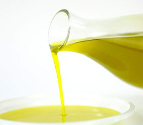 OLIO DI OLIVA di Sicilia. Fotografie di Giulio Azzarello &copy;2016.