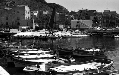 BIANCO NERO. Fotografie di Giulio Azzarello ©2021. BIANCO NERO. Fotografie di Giulio Azzarello ©2021.