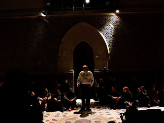 Mimmo Cuticchio in un suo spettacolo. Fotografie di Giulio Azzarello &copy;2017.