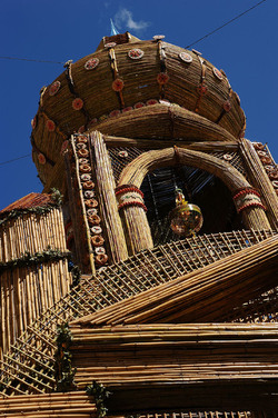 GLI ARCHI DI PASQUA a San Biagio Platani in Sicilia. Fotografie di Giulio Azzarello &copy;2014.