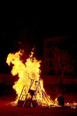LA VAMPA DI SAN GIUSEPPE a Palermo. Fotografie di Giulio Azzarello ©2018. LA VAMPA DI SAN GIUSEPPE a Palermo. Fotografie di Giulio Azzarello ©2018.