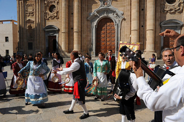 GRUPPO FOLK SICILIANO a Marsala. Fotografie di Giulio Azzarello &copy;2014.
