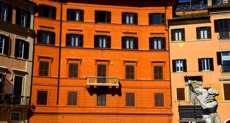 PIAZZA NAVONA Roma. Fotografie di Giulio Azzarello ©2020. PIAZZA NAVONA Roma. Fotografie di Giulio Azzarello ©2020.
