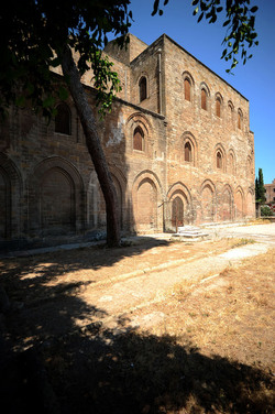 CHIESA E CHIOSTRO DELLA MAGIONE a Palermo panoramiche e particolari. Fotografie di Giulio Azzarello ©2014. CHIESA E CHIOSTRO DELLA MAGIONE a Palermo panoramiche e particolari. Fotografie di Giulio Azzarello ©2014.