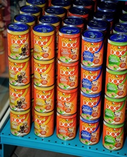 NEGOZIO di ANIMALI. Fotografie di Giulio Azzarello ©2018. NEGOZIO di ANIMALI. Fotografie di Giulio Azzarello ©2018.