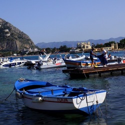 MONDELLO. Fotografie di Giulio Azzarello &copy;2022.
