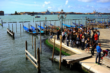 LUNGOMARE di VENEZIA. Fotografie di Giulio Azzarello &copy;2016.