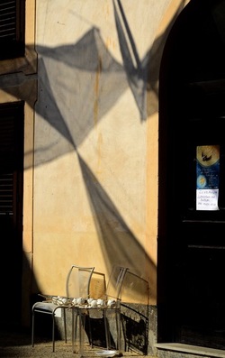 SARA CUTICCHIO e il suo laboratorio per i bambini. Fotografie di Giulio Azzarello &copy;2020.