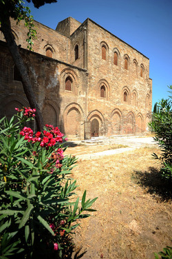 CHIESA E CHIOSTRO DELLA MAGIONE a Palermo panoramiche e particolari. Fotografie di Giulio Azzarello ©2014. CHIESA E CHIOSTRO DELLA MAGIONE a Palermo panoramiche e particolari. Fotografie di Giulio Azzarello ©2014.
