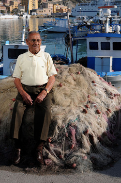 ANZIANI fotografie di Giulio Azzarello &copy;2014.